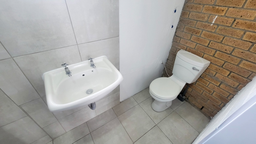 3 Bedroom Property for Sale in Silversands Western Cape